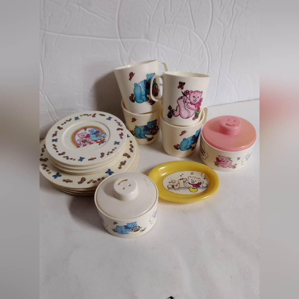 Vintage Chilton Plastic Play Dishes Cups Aluminum Specialty 17 pcs